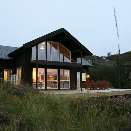 Holiday home Austefjordstunet 12 *